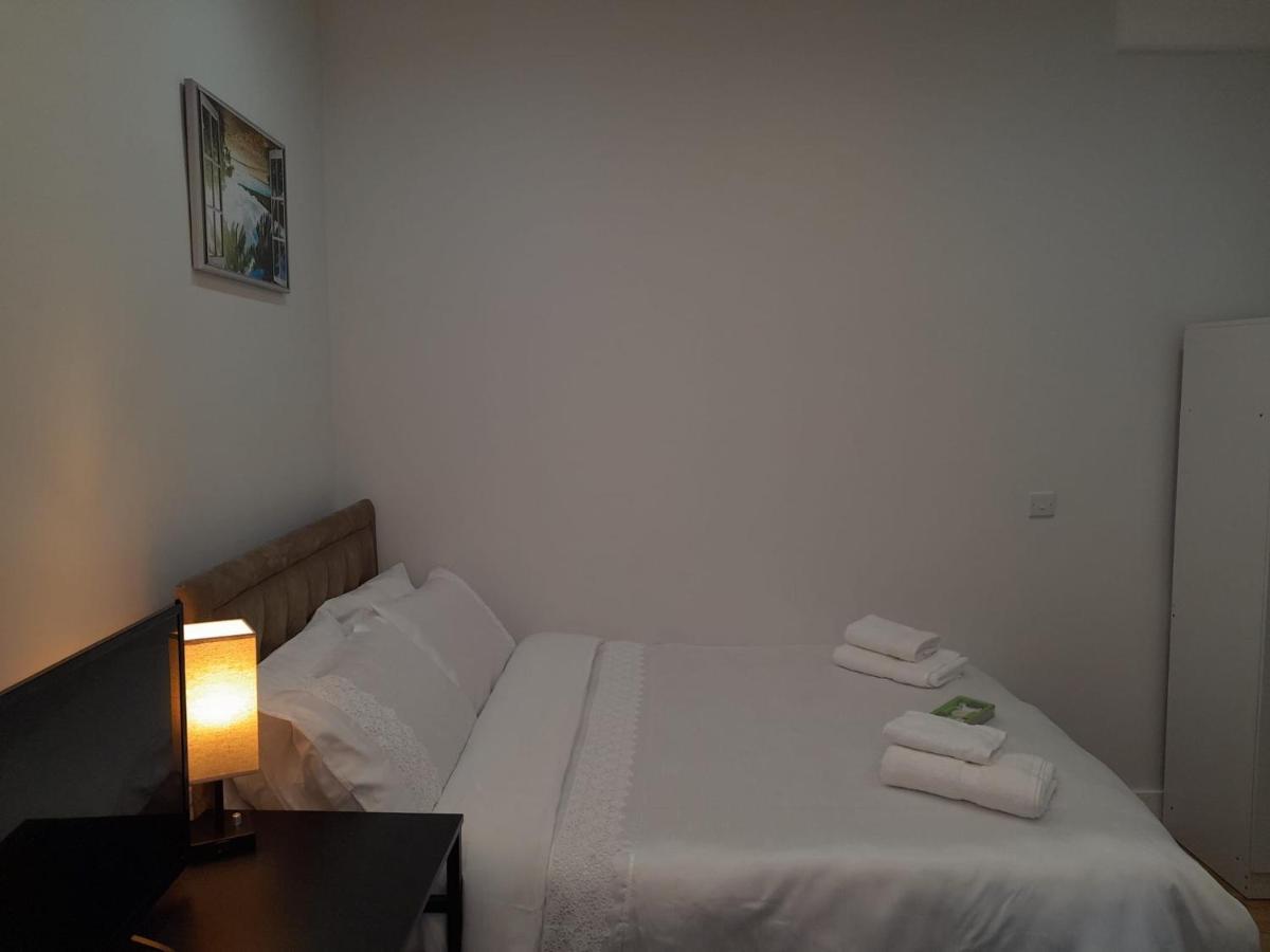 Grand Bleu - London - Next To Piccadilly Line Tube Station & Brand New Facilities Hotel Ngoại thất bức ảnh