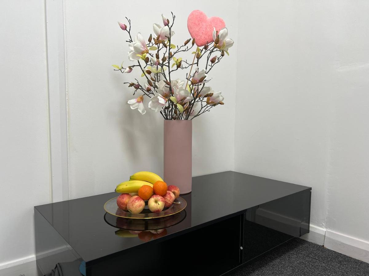 Grand Bleu - London - Next To Piccadilly Line Tube Station & Brand New Facilities Hotel Ngoại thất bức ảnh