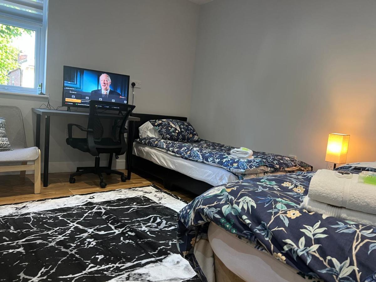 Grand Bleu - London - Next To Piccadilly Line Tube Station & Brand New Facilities Hotel Ngoại thất bức ảnh