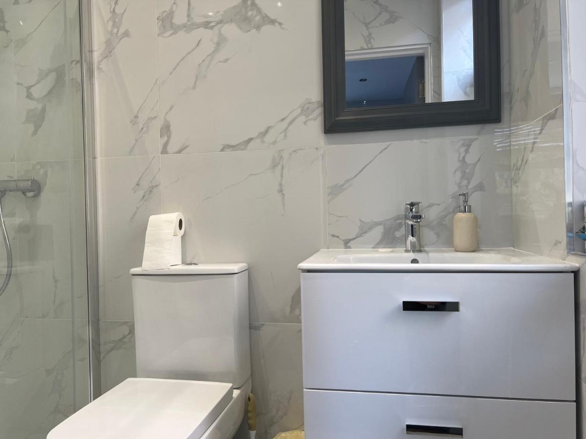 Grand Bleu - London - Next To Piccadilly Line Tube Station & Brand New Facilities Hotel Ngoại thất bức ảnh