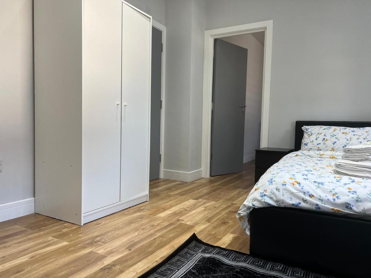 Grand Bleu - London - Next To Piccadilly Line Tube Station & Brand New Facilities Hotel Ngoại thất bức ảnh