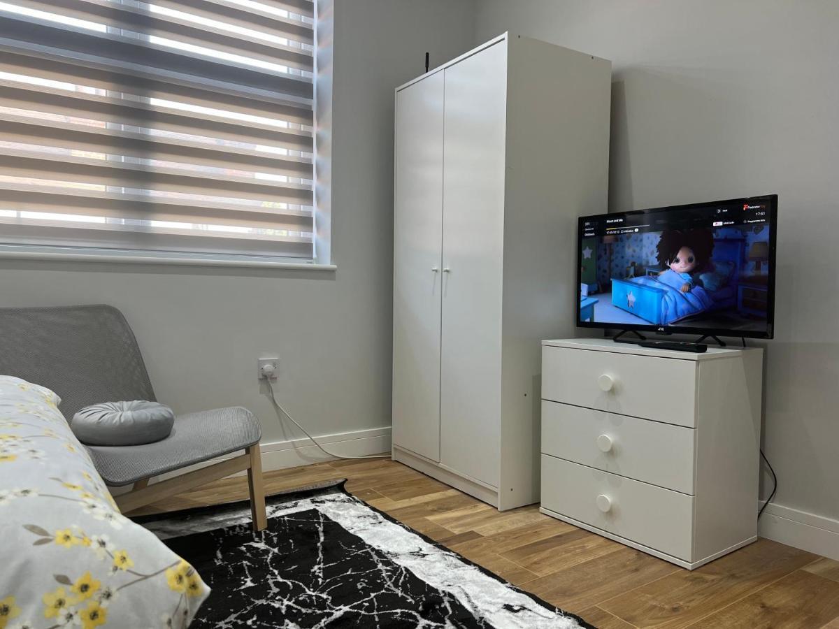 Grand Bleu - London - Next To Piccadilly Line Tube Station & Brand New Facilities Hotel Ngoại thất bức ảnh